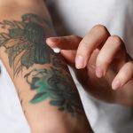 tatouage éphémère fleur aquarelle