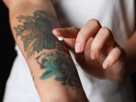 tatouage éphémère fleur aquarelle